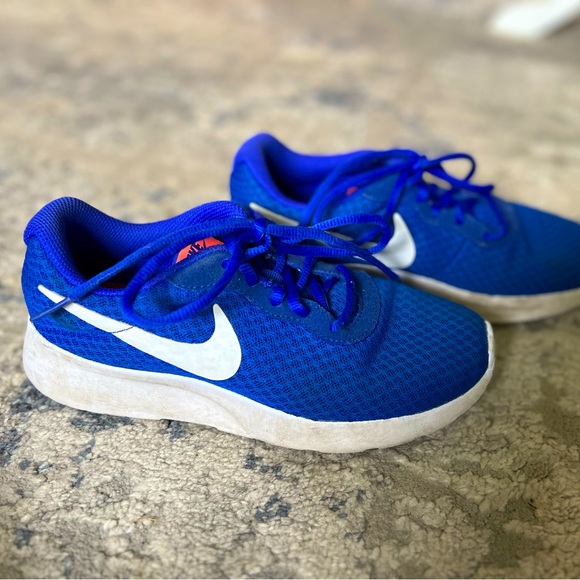 Nike Shoes - Nike Shoes